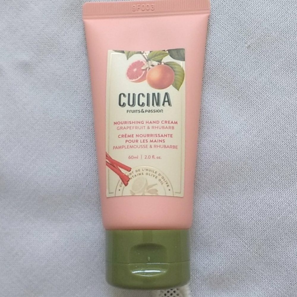 Cucina Fruits and Passion Nourishing Hand Cream - Grapefruit and Rhubarb